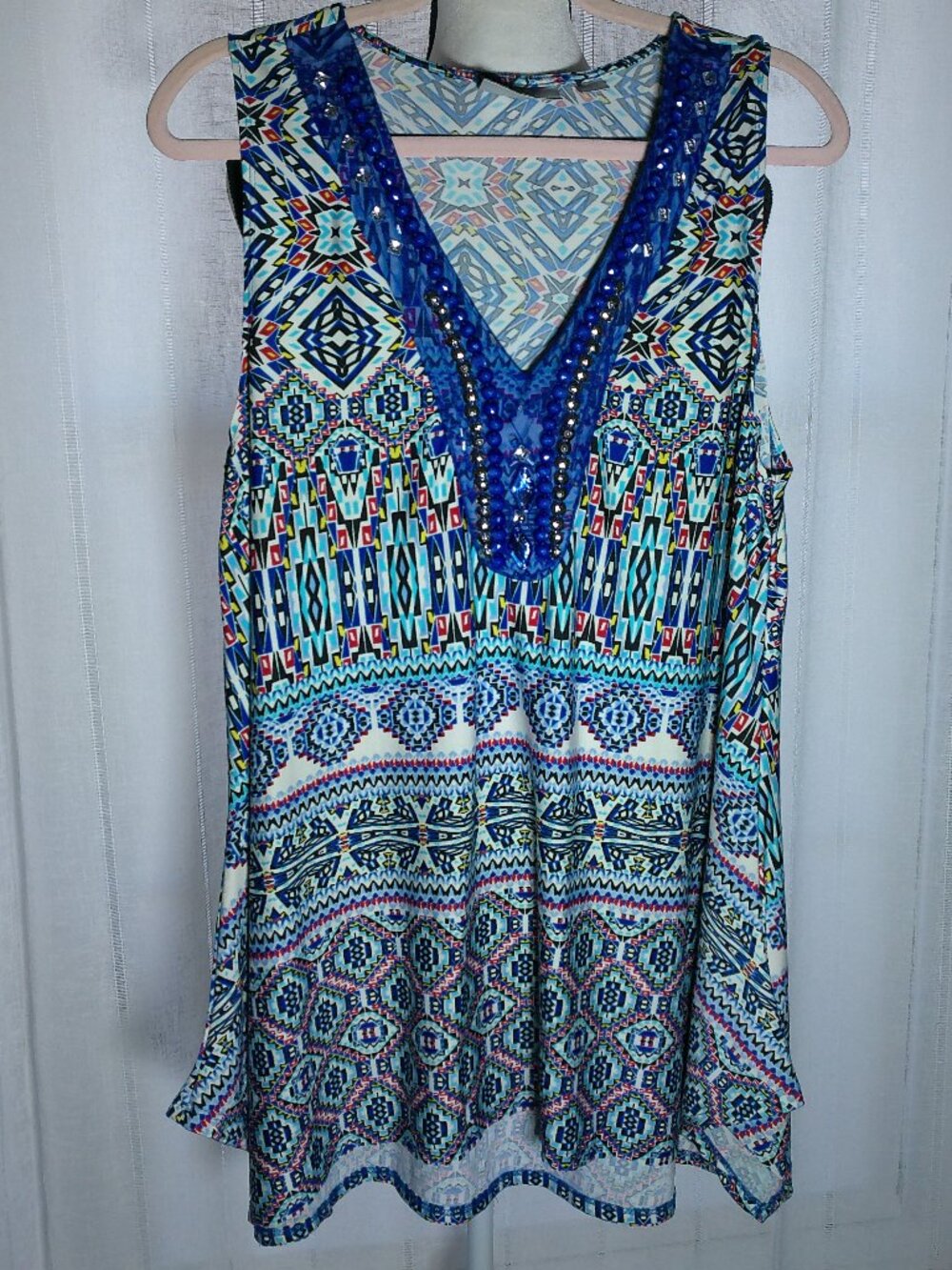 AVENUE Tunic V-Neck Gem Adorned White, Blue & Red Aztec Design NWOT 18/20